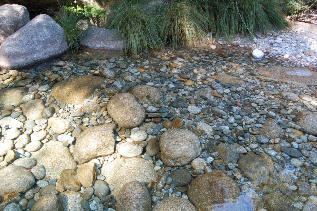 Agua clarita del Rio Pelayo by curielalvarez