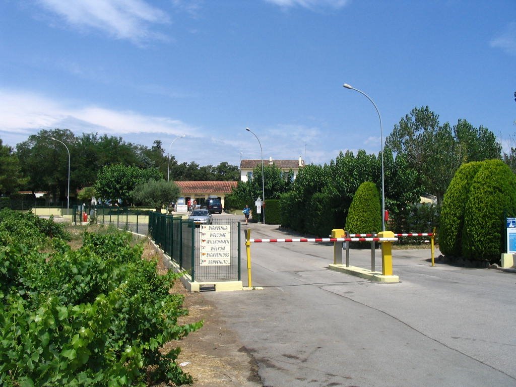 Entrance camping Des Mures by BernardusM