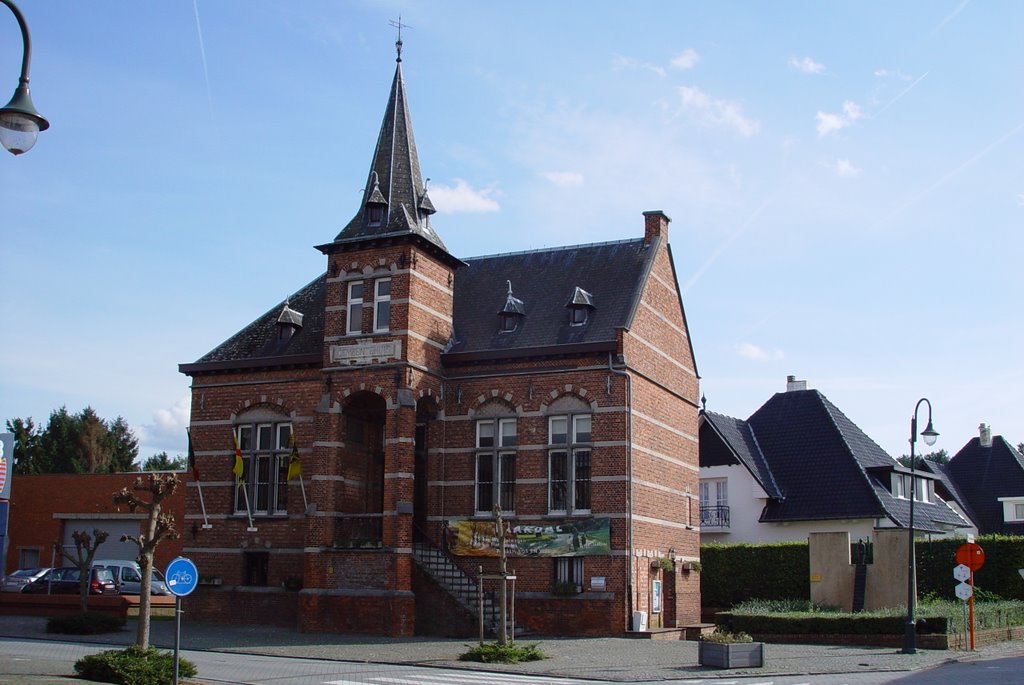 Oud-Gemeentehuis by Eindhout.Net