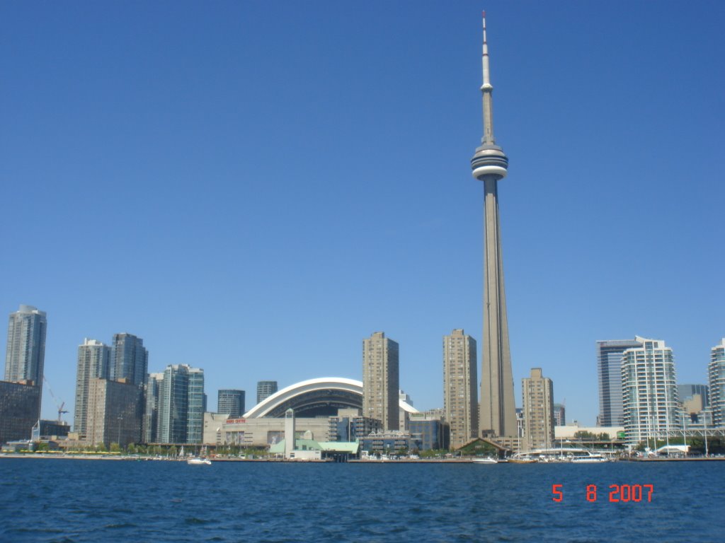 CN Tower, Toronto, Canada, August 2007 by Snieg