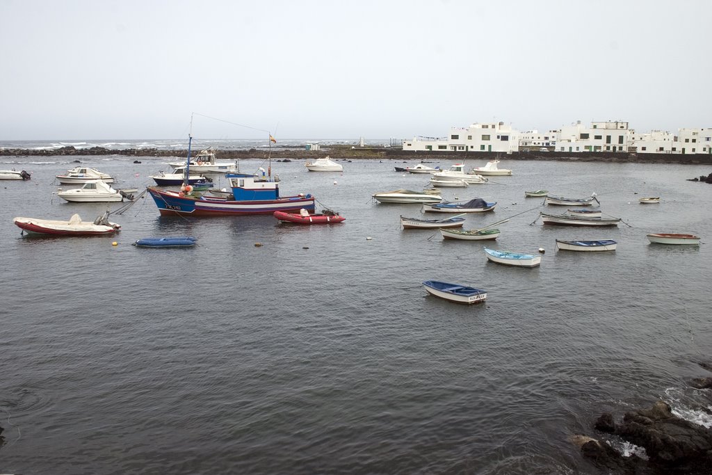 Puerto de Órzola by Laura Sayalero