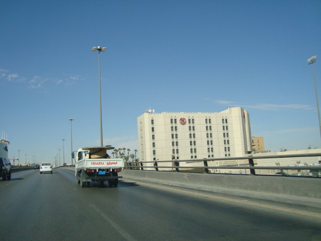 Sheraton Hotel from the overpass in Fahad Road by wendell cuy