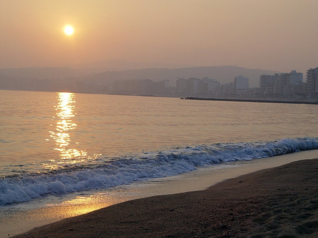 Puesta de sol en Palamós by paumark