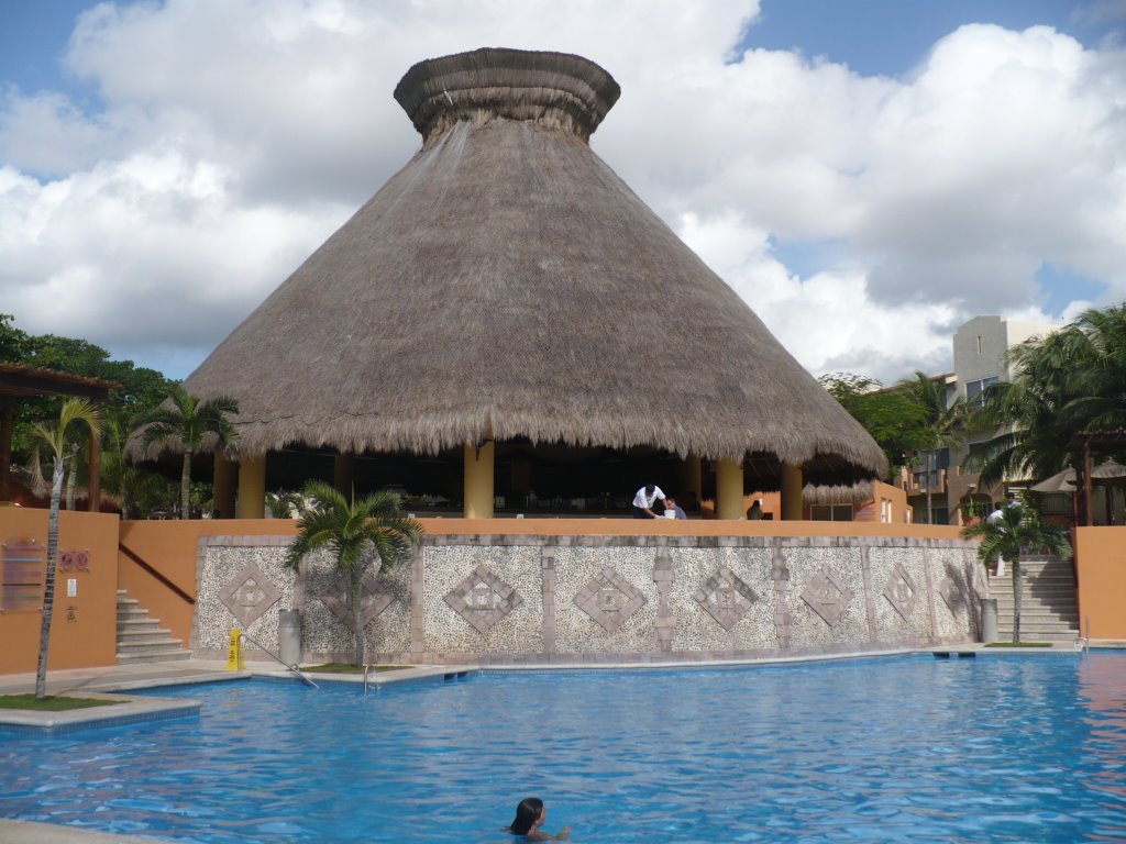 Viva Wyndham Azteca Resort - Swimming Pool by roberto63