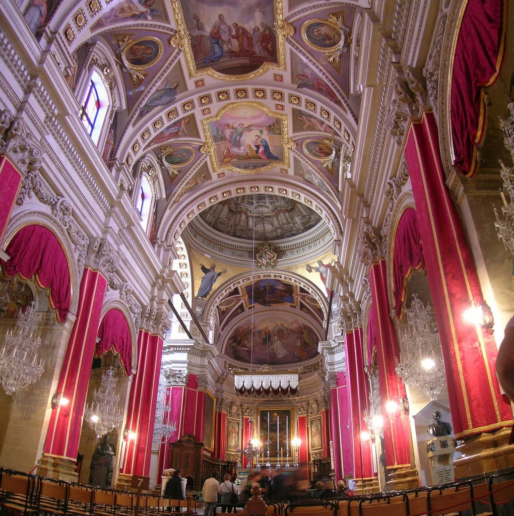 Gozo - Victoria -Cathedral - Decorated for Easter service by RolloMaster