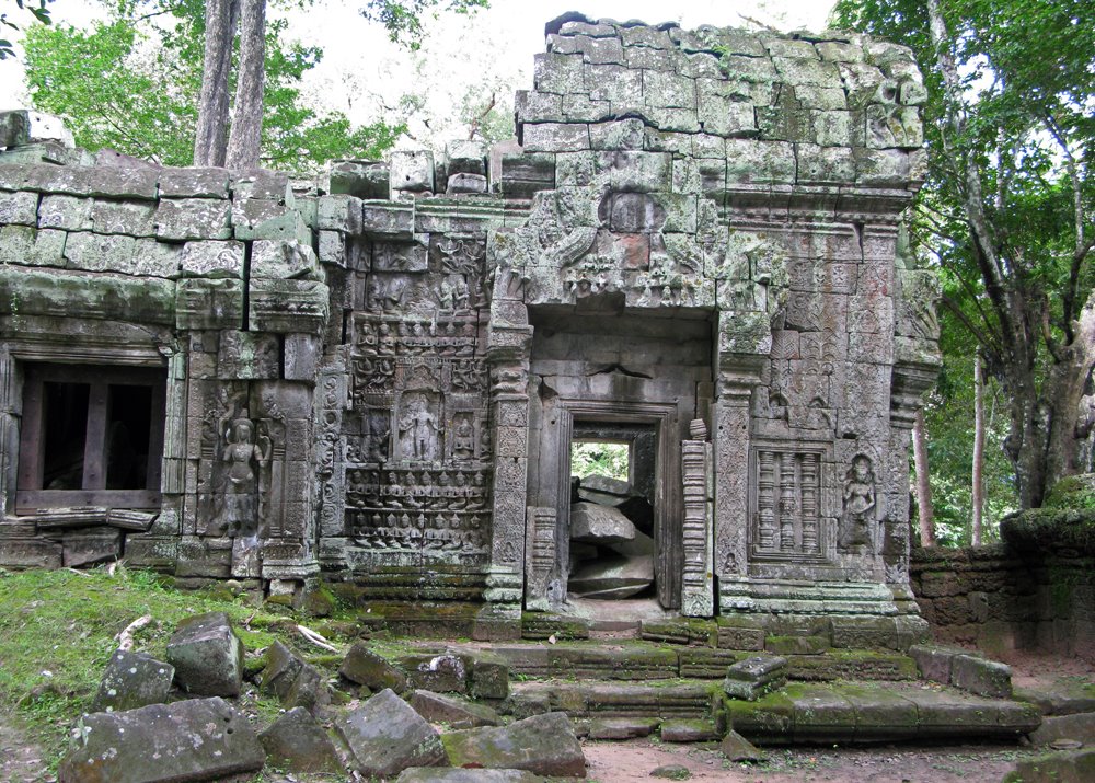 Angkor, Cambodia. Beautiful carvings. by Eivind Friedricksen