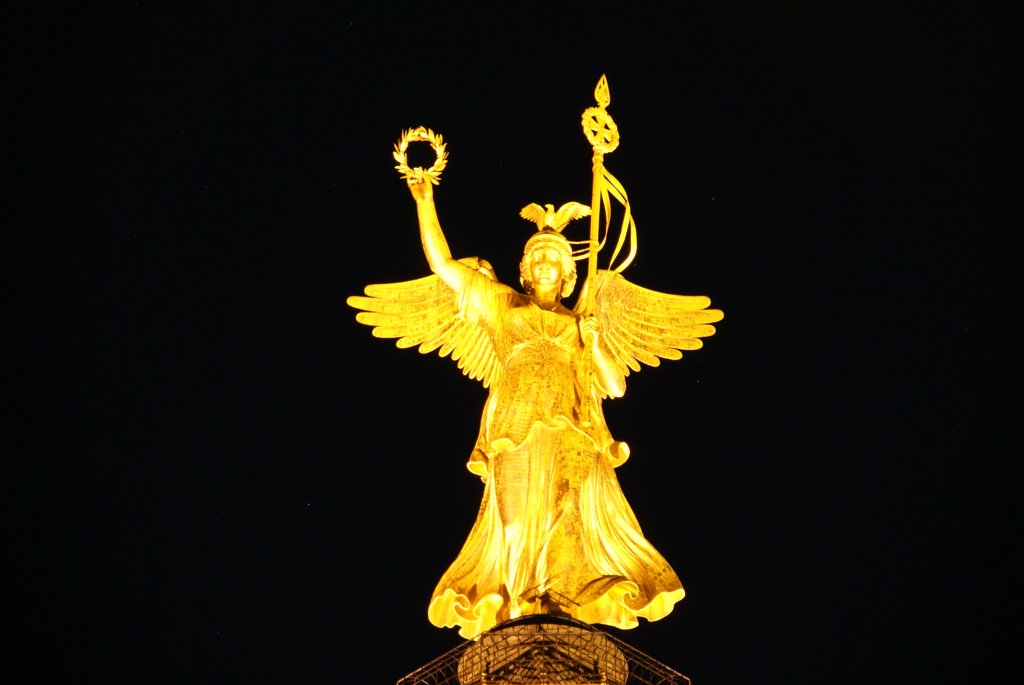 Statue auf der Siegessäule by suspect765