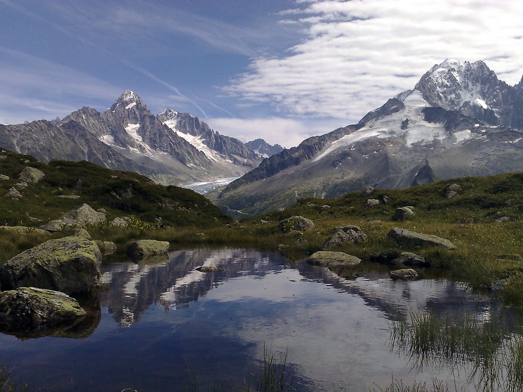 Lake in Les Chosalets - Rhône-Alpes by albaida