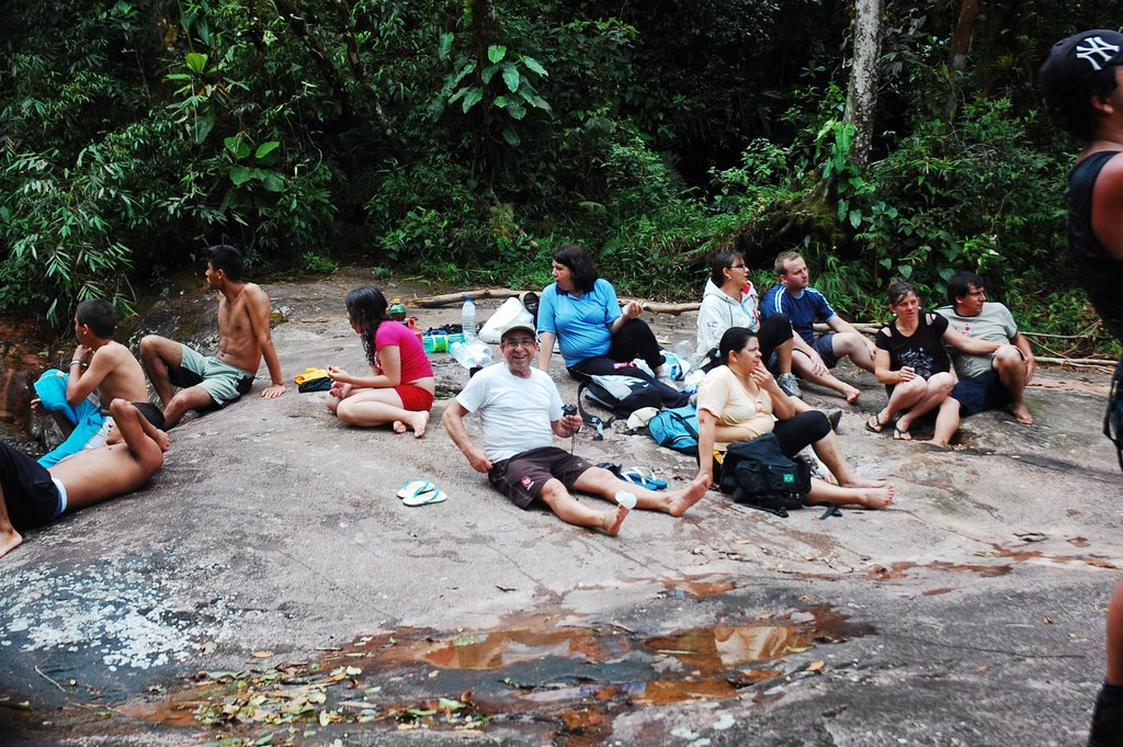 " depois do lanche o descanso , salto dos macacos . morretes , pr , brasil " by edson rosa