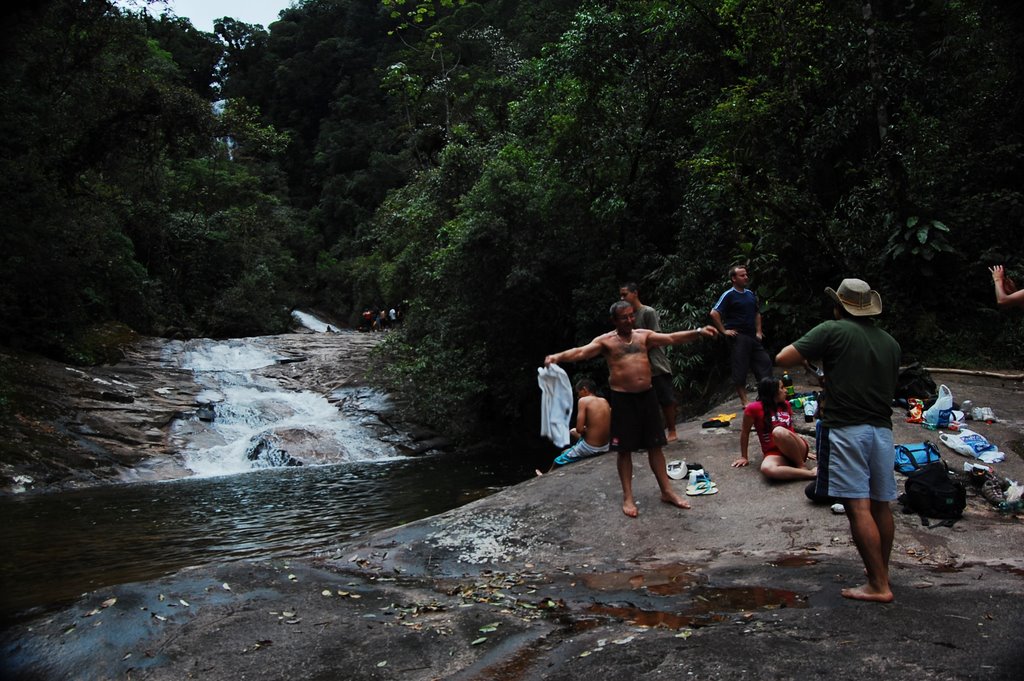 " quarta piscina do salto dos macacos , morretes , pr , brasil " by edson rosa