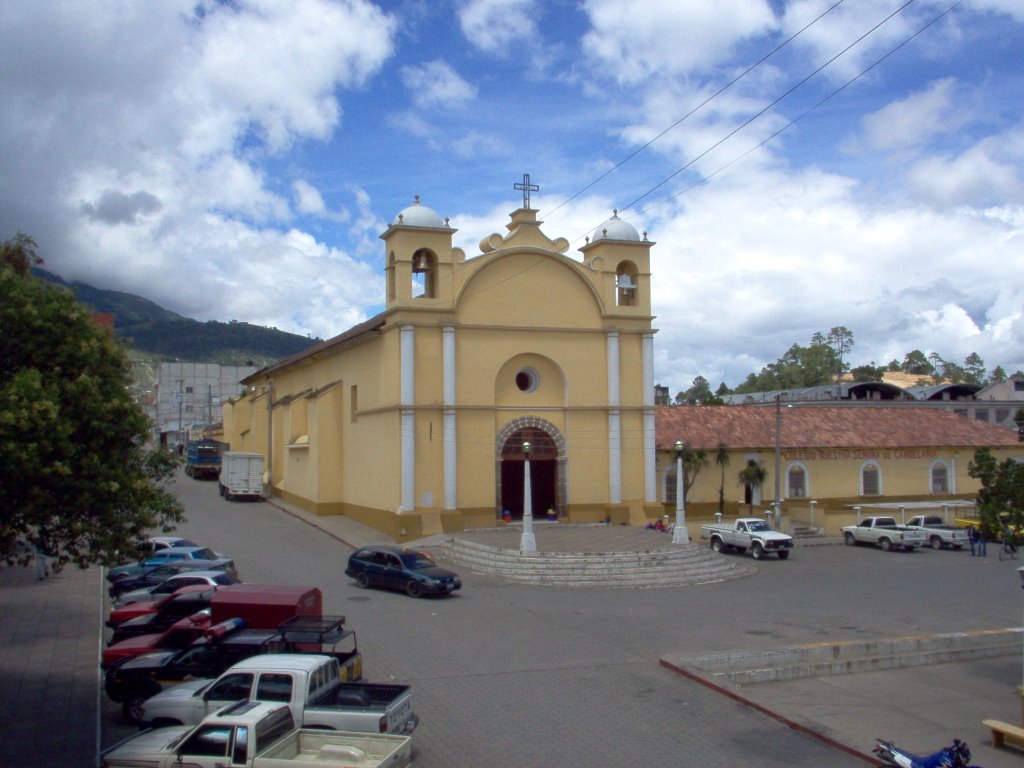 Templo Nuestra Señora de Candelaria by René Efraín Mérida Alonzo