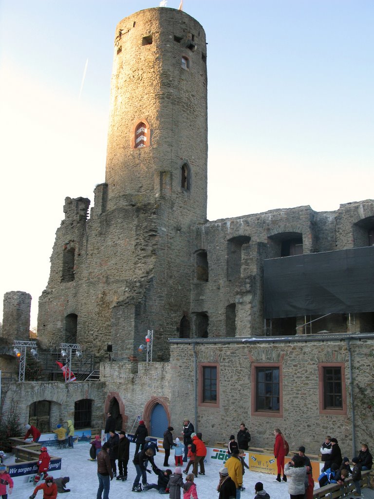 Eppstein-Castle, Ice-skating in winter by 600m