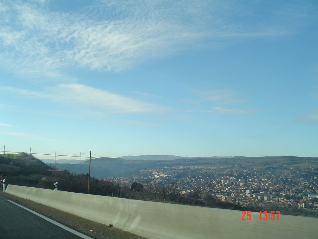 Route vers millau by CRESCENCE