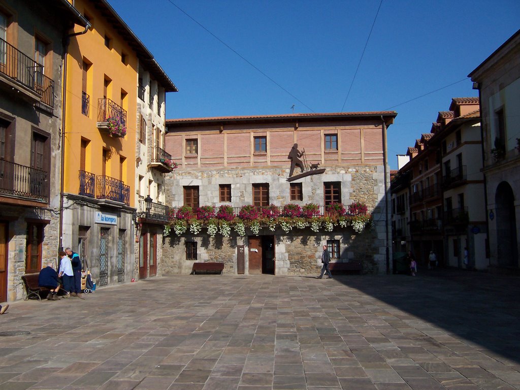 Plaça a AREATZA by F.X.Bellmunt