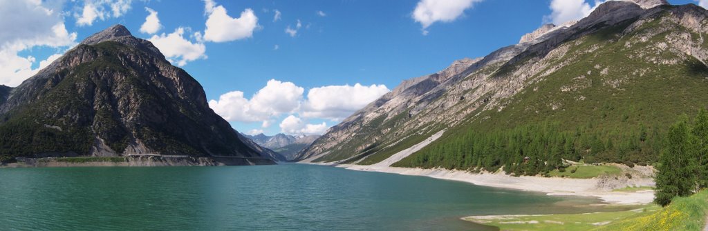 Lago di Livigno by Andrea Vanagolli