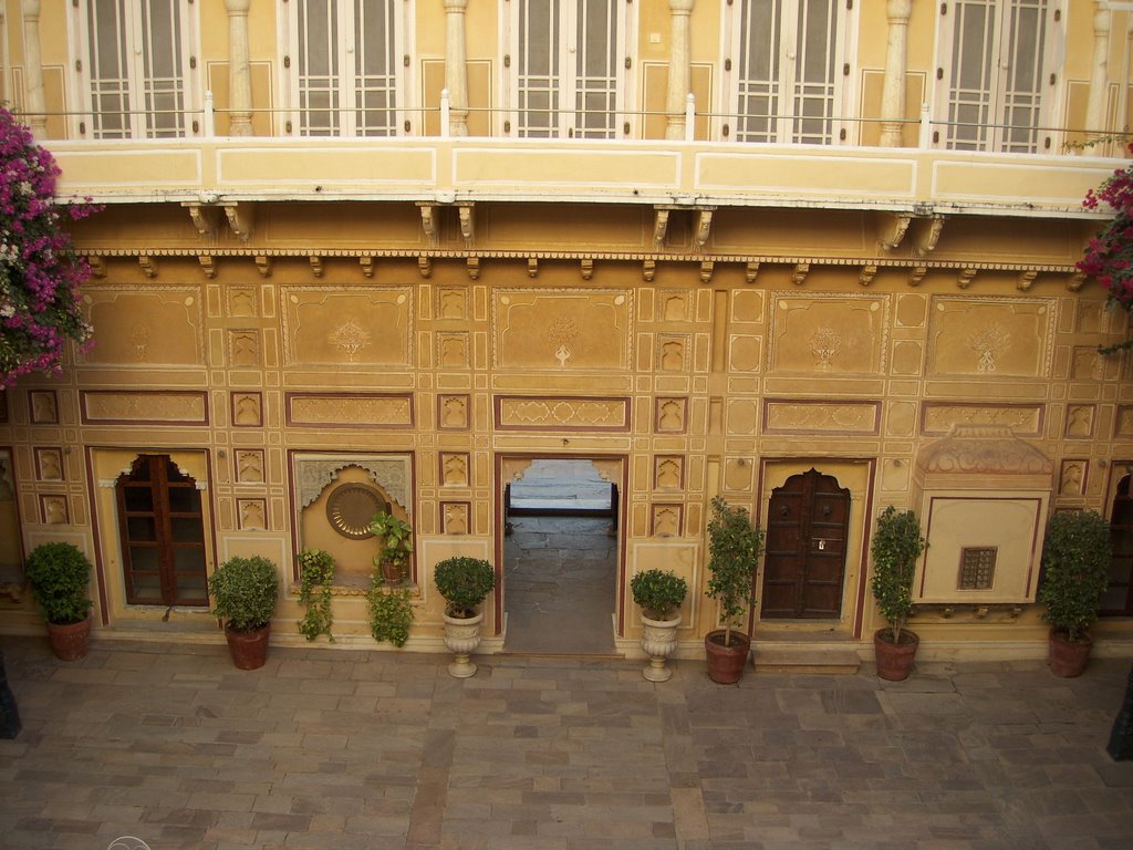 Samode Palace Courtyard by laurenzo2162