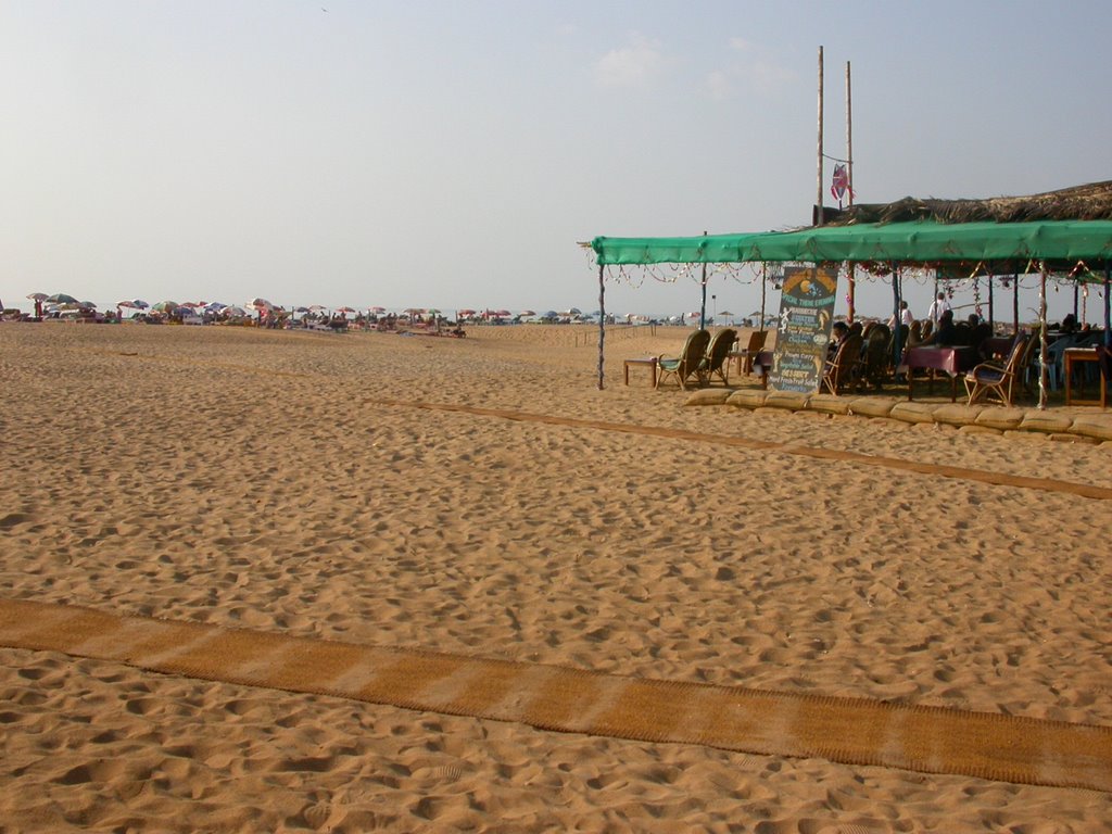 Shacks at Candolim by thomas@swimmingpyram…