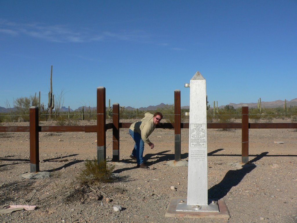 Even a Gringo can get through the border fence... by Grouper93