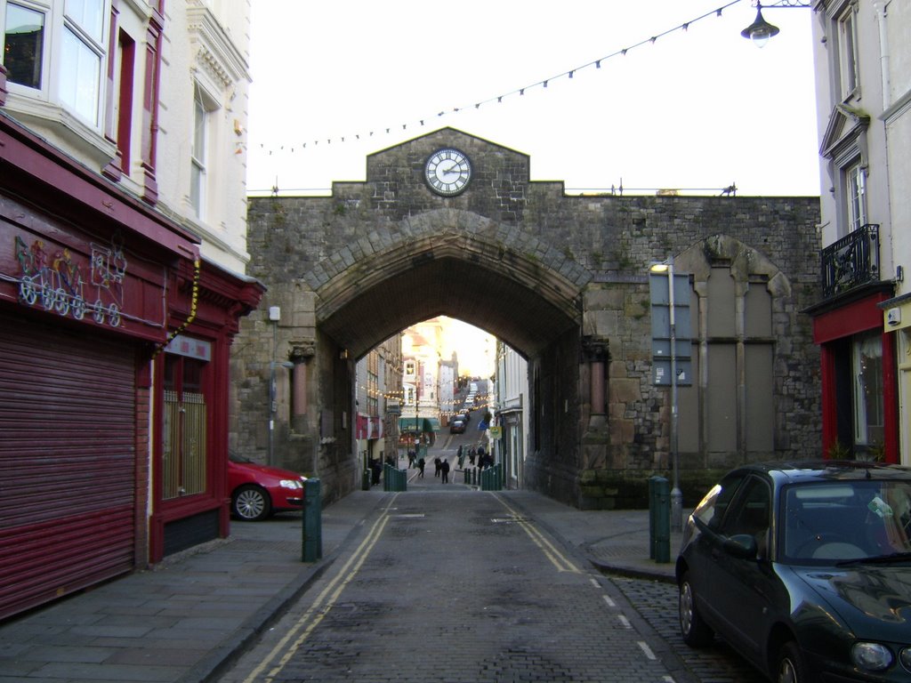 Arch in the walls by John Mulder