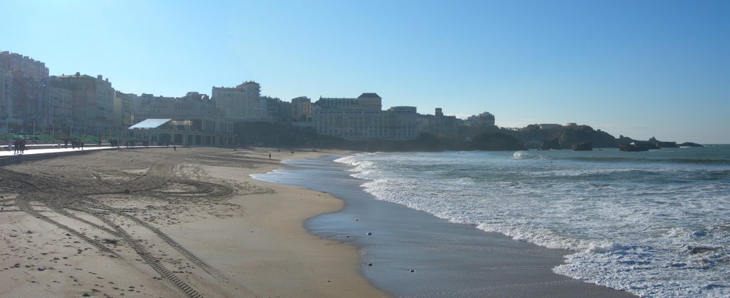 La plage de Biarritz-centre by Sylvaingobi