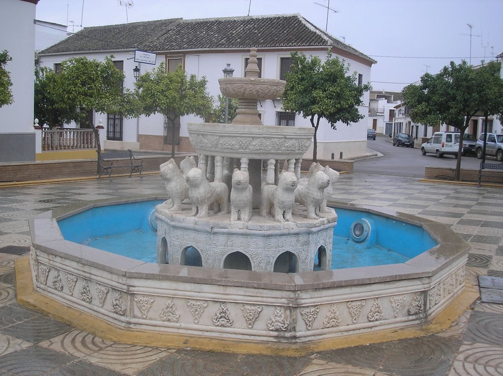 Fuente Plaza de la Iglesia. El Rubio (Sevilla) España by luis diaz martinez