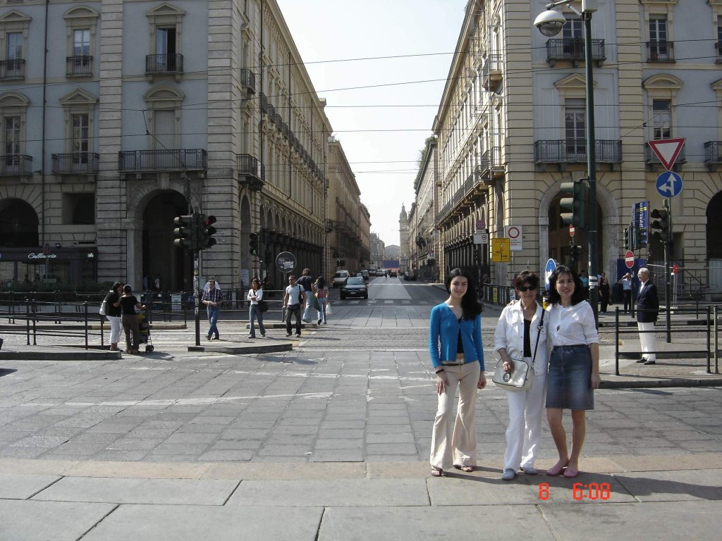 Via ROMA frente Piaza castello by Luis Enrique Fritz