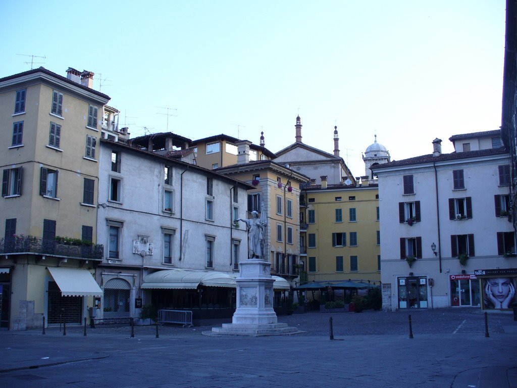 Brescia - Piazzetta della Liberta - Il Popolo Insorto by jeffwarder