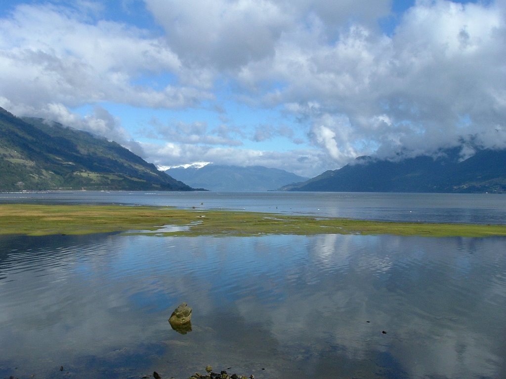 Estuario de Reloncaví, sector Cochamó by horacioparrague