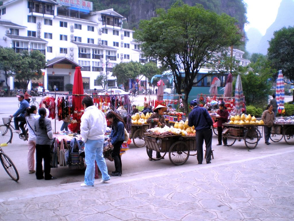 Yangshu town street sellers by gary-chen