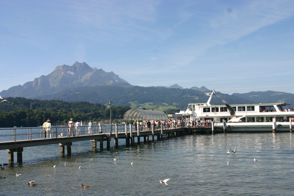 Vierwaldstätter See mit Pilatus by Marzian