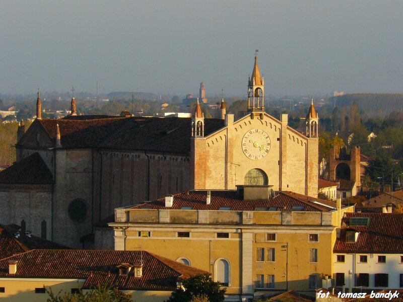 Koścół w Montagnana (pn. Włochy) by Tomasz Bandyk