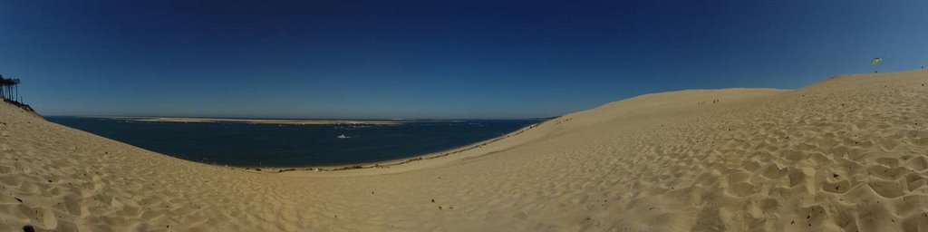 Dune de Pilat, vue sur Banc d'Arguin by Hydra-Institute