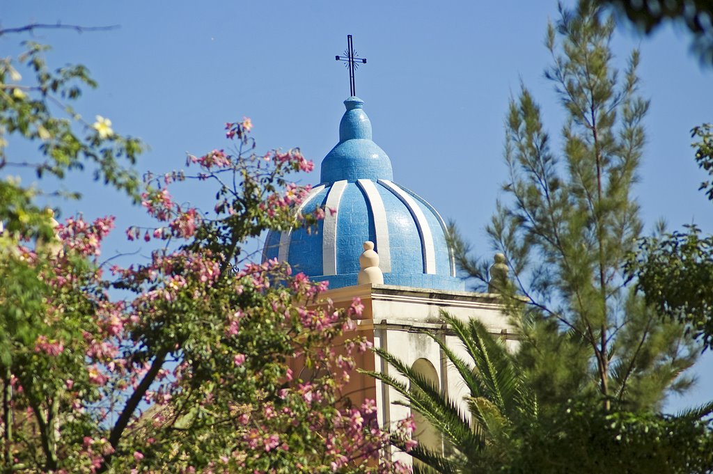 Basilica Nuestra Señora del Carmen by Pablo Zeta