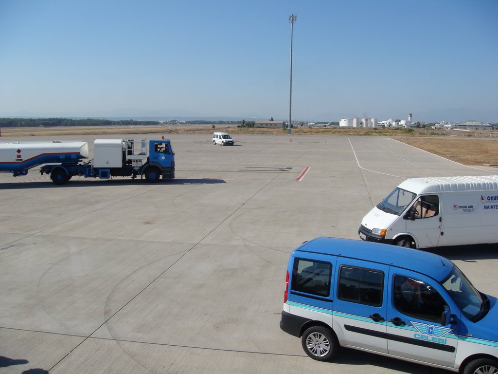 Antalya Airport by nickienick