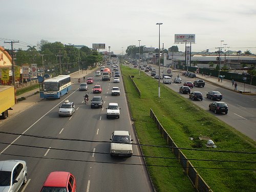 Trecho da Br 316 em frente ao Hospital Metropolitano by Odilson Sá