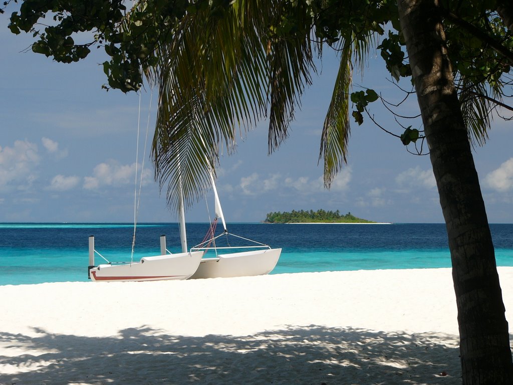 Waterworld, Reethi Beach by Bernd Zehring