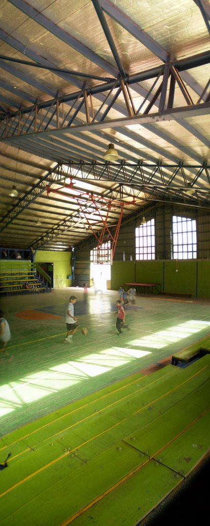 Gimnasio municipal de Maipú by Patricio Cabezas