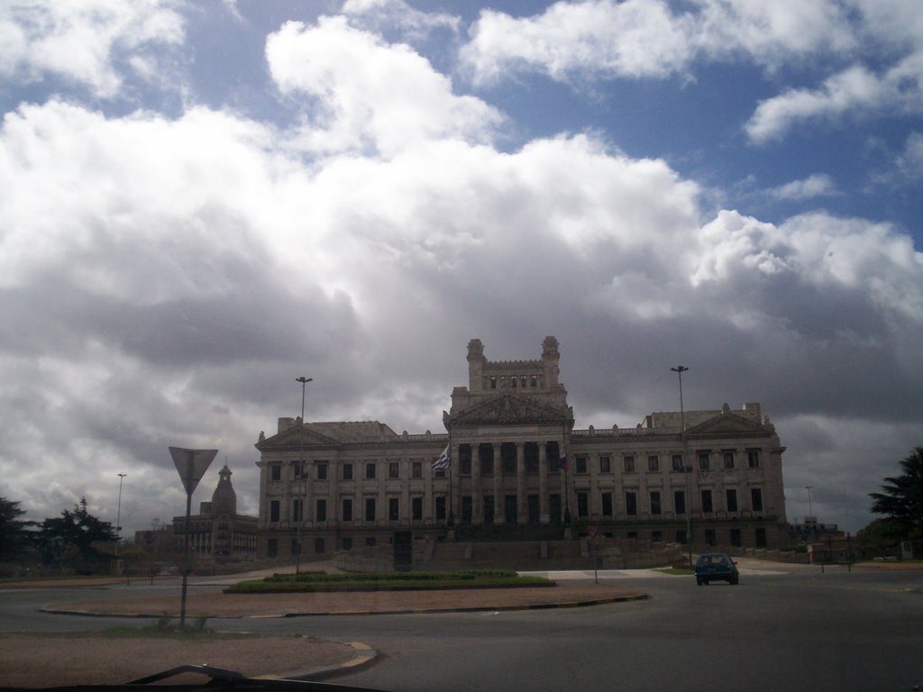 Palacio Legislativo. Montevideo by Roencanada