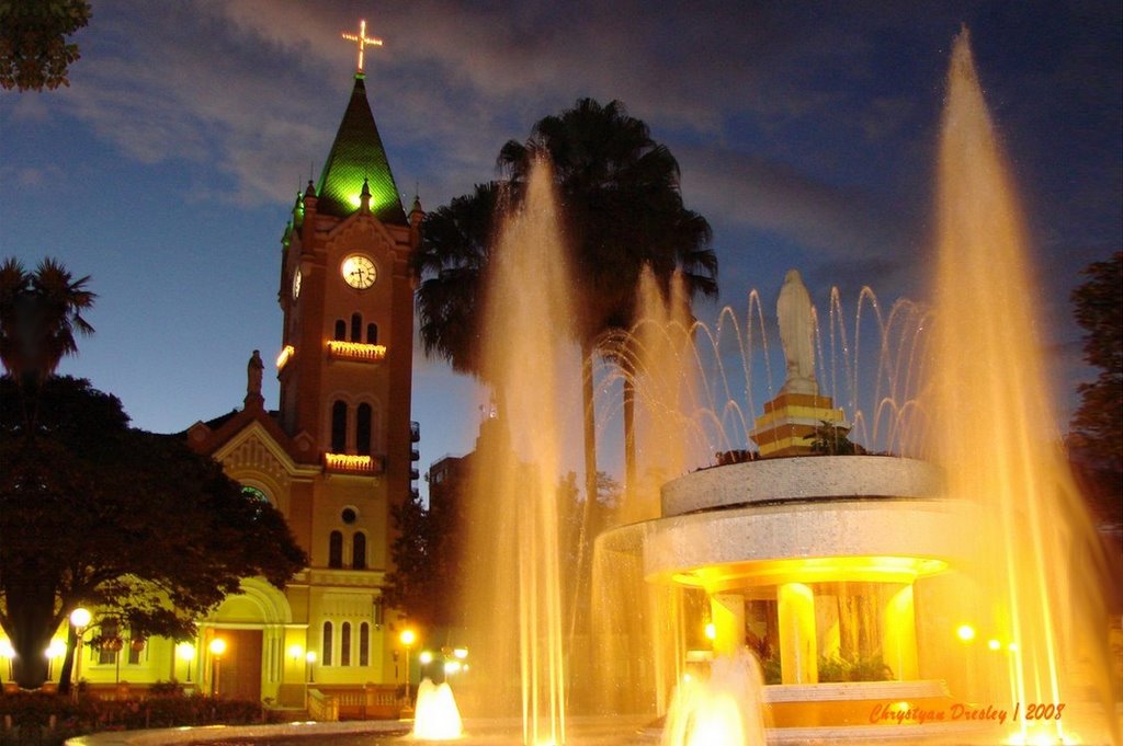 Matriz e Fonte de Monte Alto-SP-Brasil by Chrystyan Dresley (Frutal-MG)