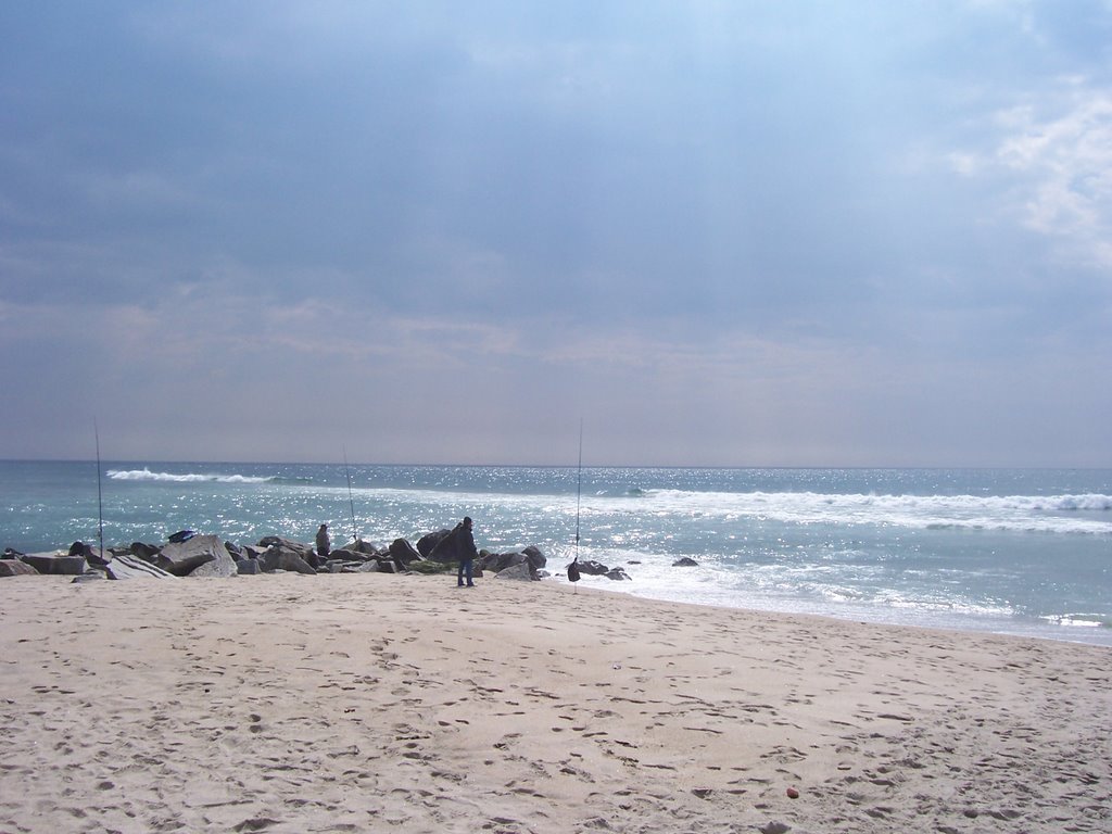 Pescadores entre a foz do Cávado e a praia de Suave Mar by Luís Seixas