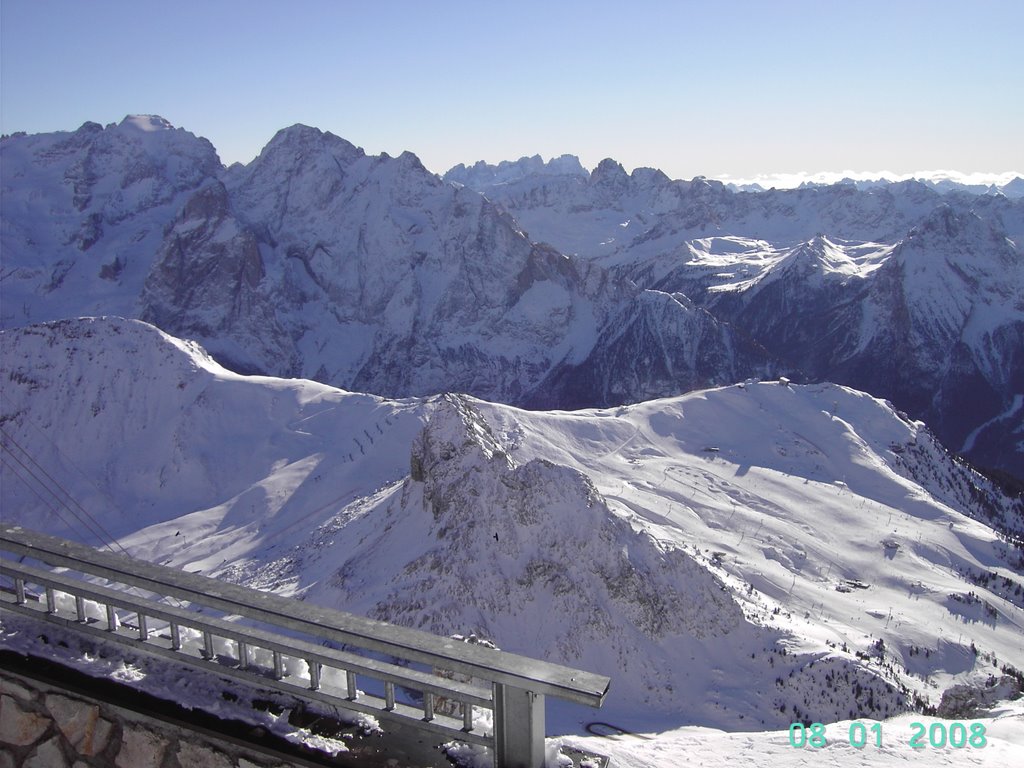 Winterblick vom Sas Pordoi (2.950 m) gen Süden by Karl0507