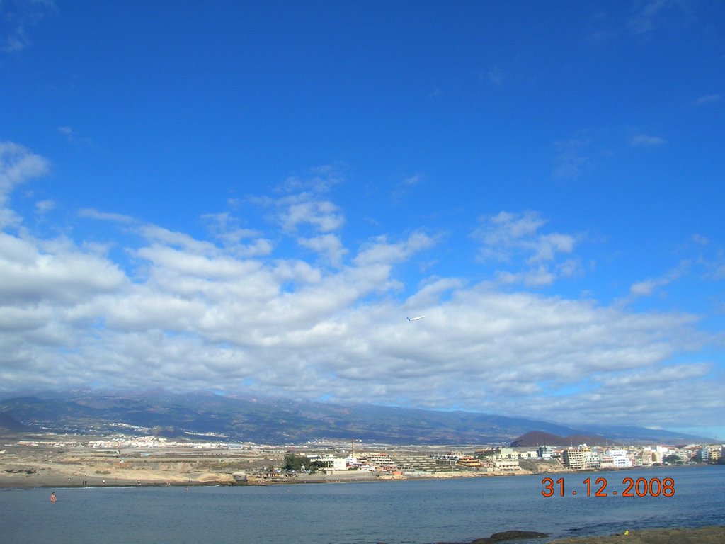 Despege desde la plyia del Medano by Mas que una Roca