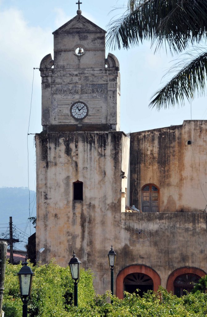 Torre de convento by J. Ramos