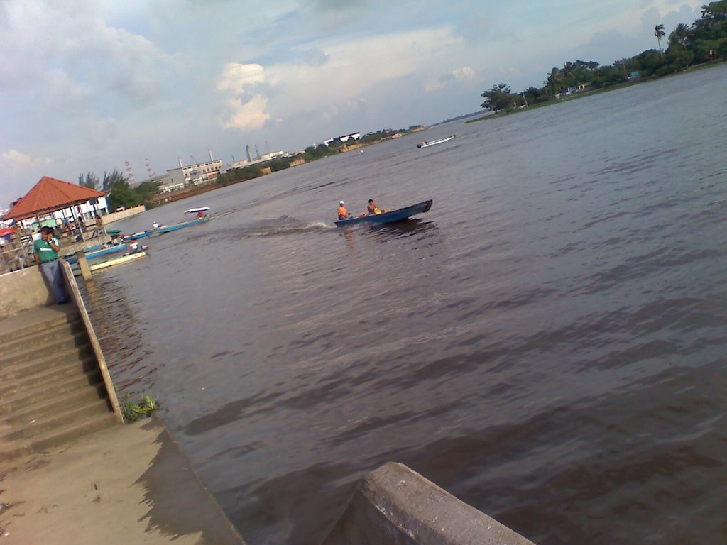 Rio Coatzacoalcos,desde el malecon de Minatitlan by Baldemar Mijangos