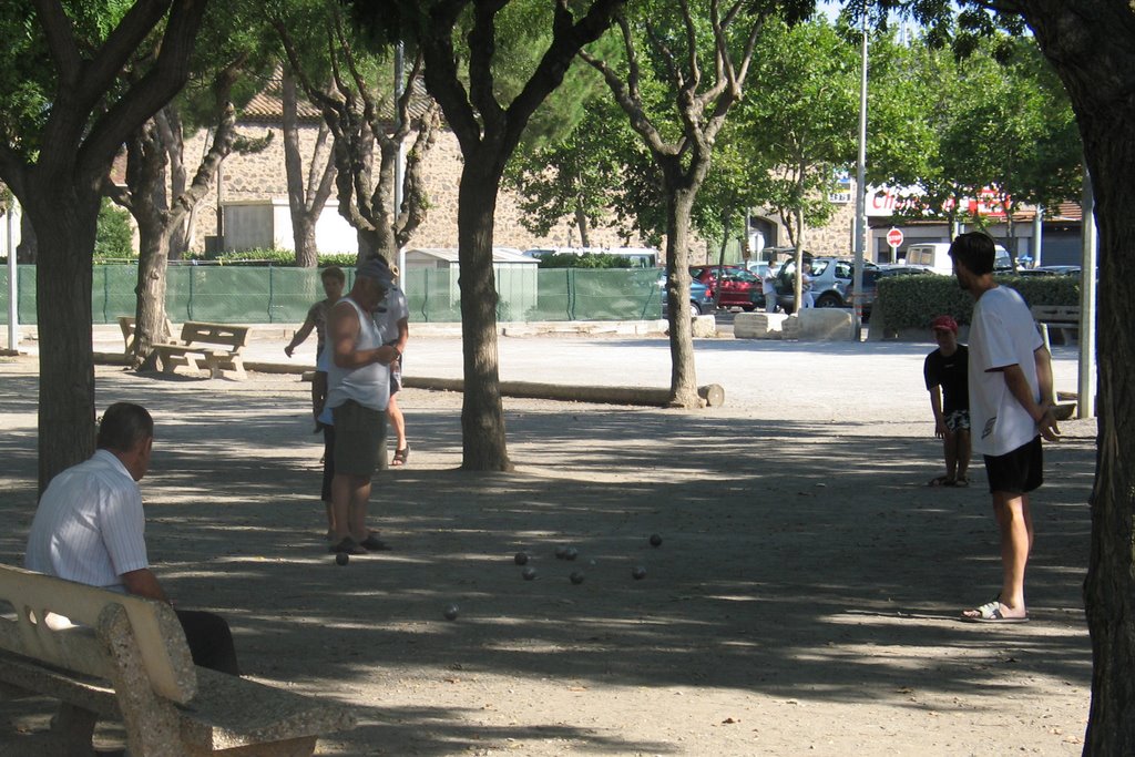 Petanque / Place du Theatre by KimHermann