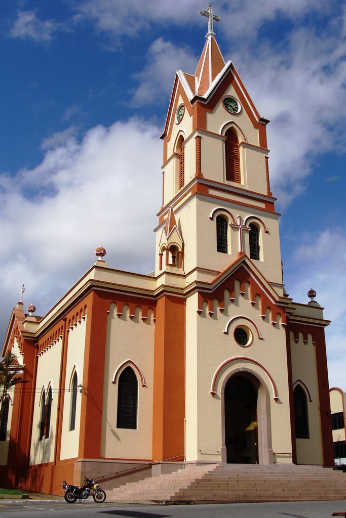 Salto - Igreja N.Sra. Monte Serrat by mafurlani