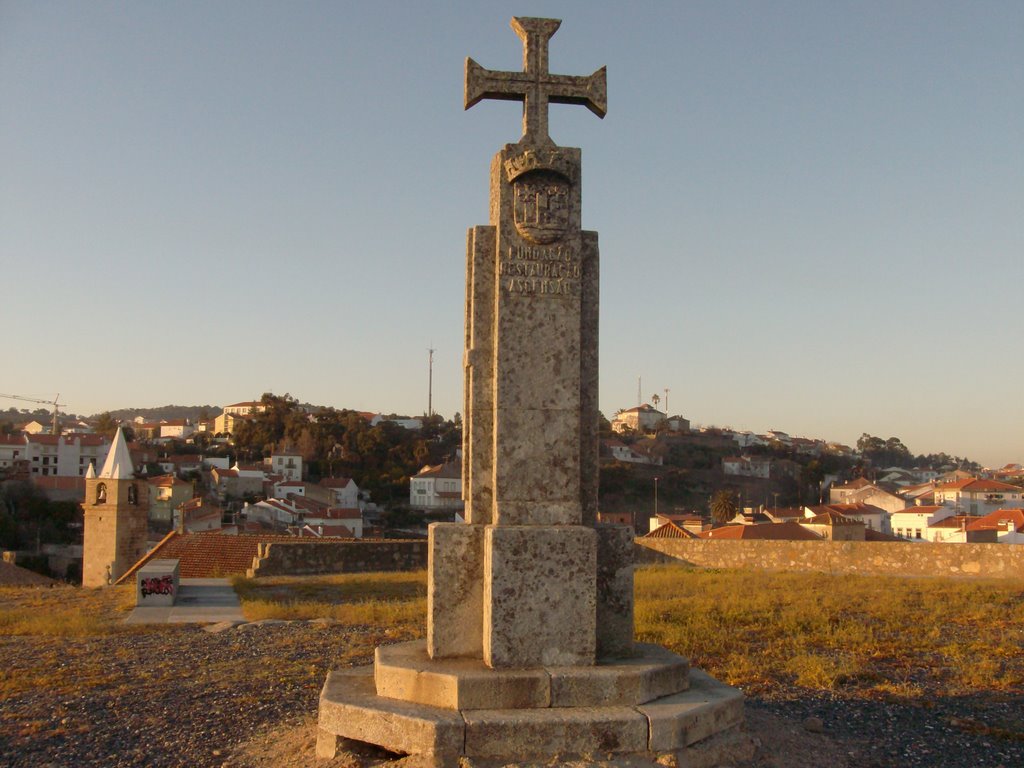 Castelo Gualdim Pais,Cruzado Português e Freire Templario by jose malhadas