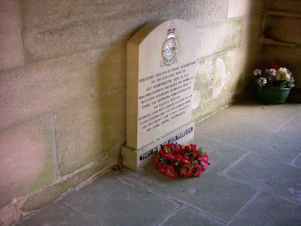 Dambuster Memorial Derwent Reservoir by pete38