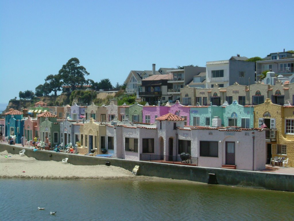 Capitola tourist rooms on the beach by heroux