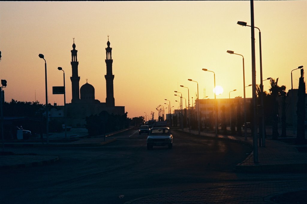 Hurghada, Egypte, soleil couchant sur la ville. Sunset. by voyageurdumonde